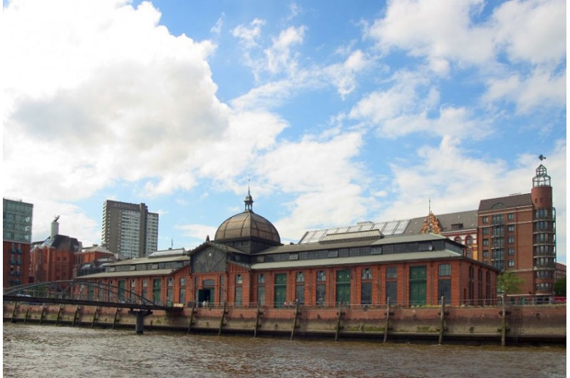 Fischmarkt Hamburg in der Fischauktionshalle an der Elbe