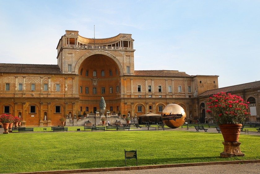 Cortile della Pigna