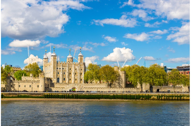 Sicht auf den Tower of London über die Themse