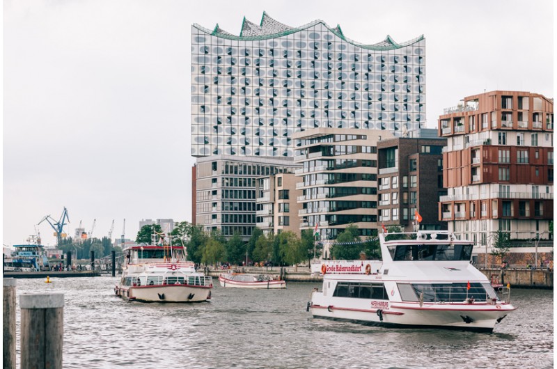 Die große Hafenrundfahrt vorbei an der Elbphilharmonie in Hamburg