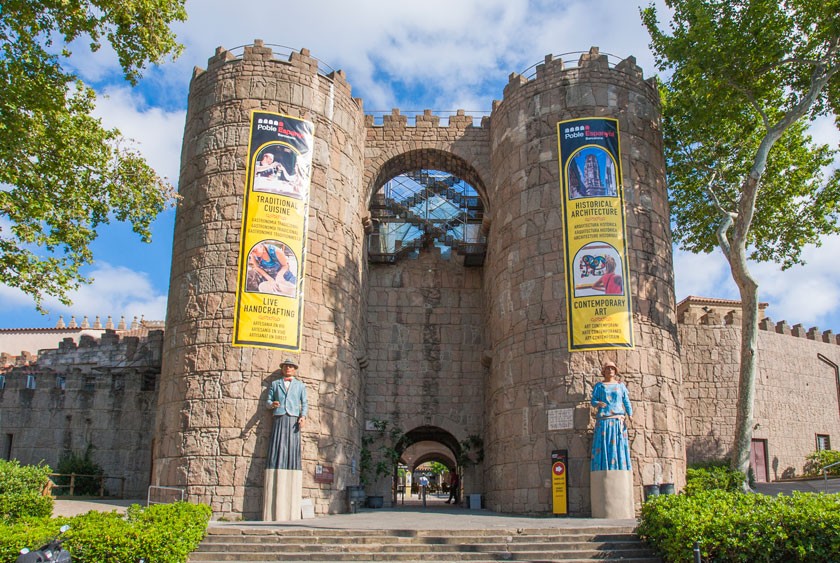 Entdecke den Zauber von Poble Espanyol: Ein spanisches Dorf im Herzen von Barcelona