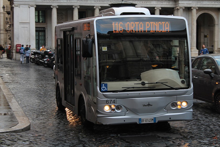 Freie Fahrt mit Metro, Bus und Tram in Rom