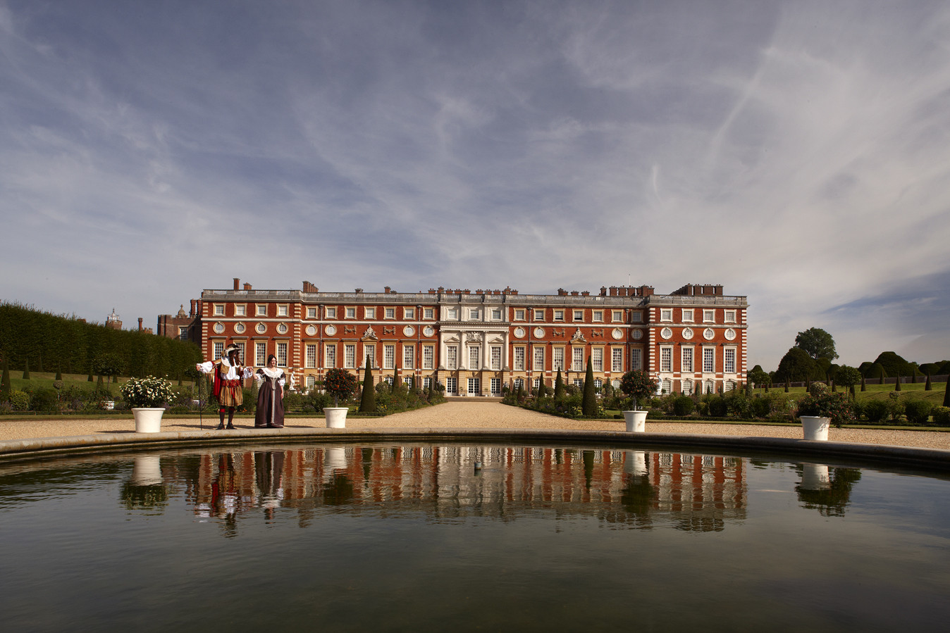 Hampton Court Palace: Königliche Pracht, Majestät und zeitlose Schönheit enthüllt