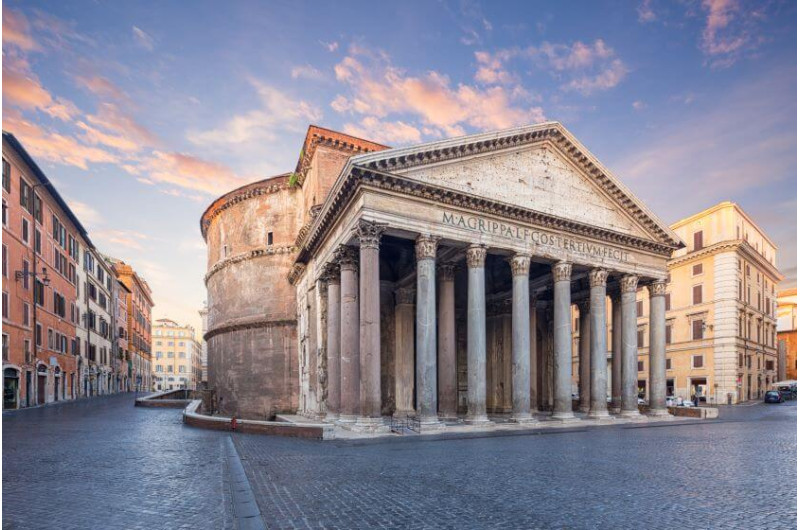 Besuche den Platz vor dem Pantheon