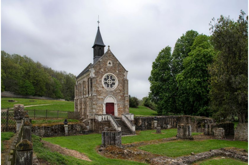 Besuche die Kirche im Museum Port – Royal des Champs