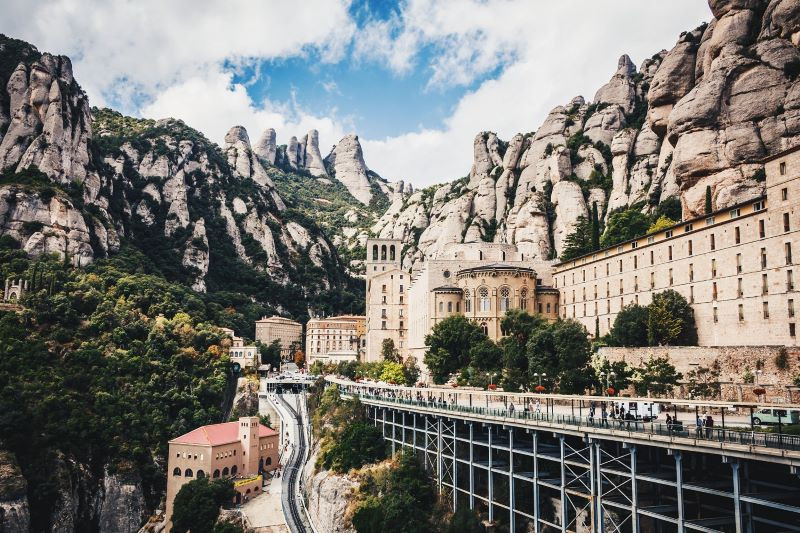 Montserrat Morgen Tour