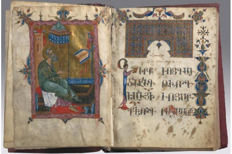 Altes historisches Buch in der Landesbibliothek Marciana in Venedig am Markusplatz
