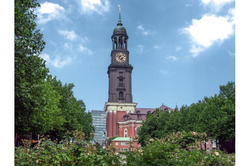 Aussenansicht St. Michaelis am Hafen