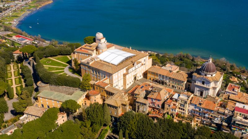 Rabatt: Castel Gandolfo: Papstgemächer, Geheimgärten und Gärten der päpstlichen Villen mit dem Minibus