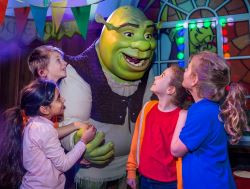 1715080047_250_Shreks-Adventure03-Shrek-©-Merlin-Entertainment.jpg